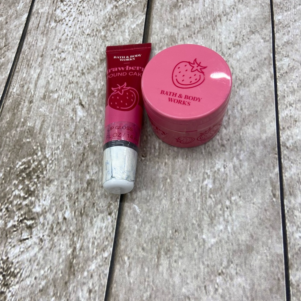 Bath & Body Works Strawberry Pound Cake Lip Gloss & Lip Mask Duo